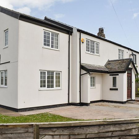 Вилла Bank Lane House Freckleton Экстерьер фото